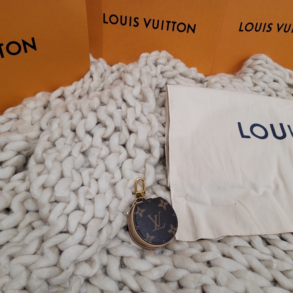 Louis Vuitton Horizon Wireless Earphone Case